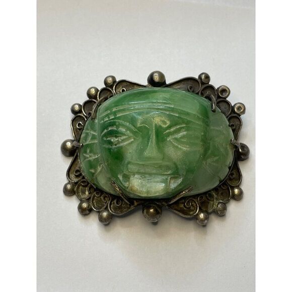 Vintage Silver Carved Green Stone Face Mask Brooch Pin - Picture 1 of 13
